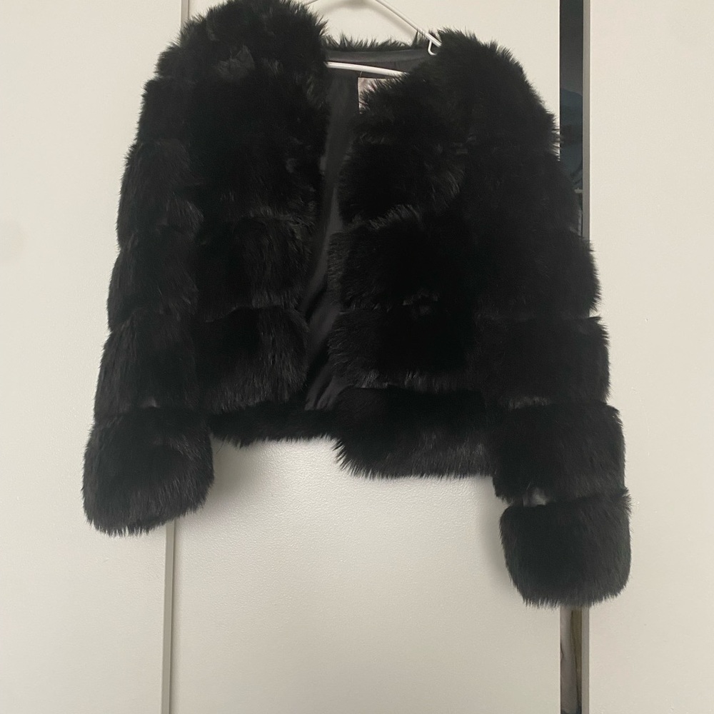 Cabella - black faux fur jacket